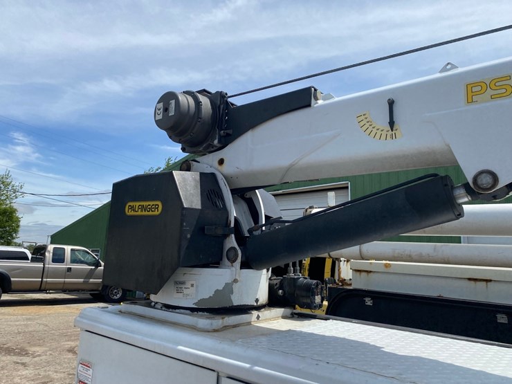 2019-ford-f-450-service-truck-image-22