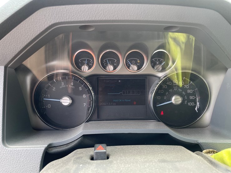 2015-ford-f250-xlt-image-34