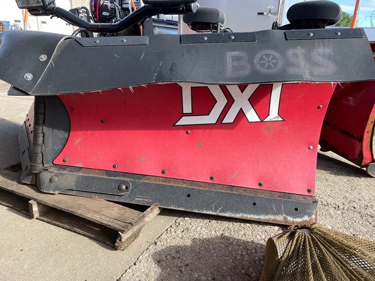 #6007-•-boss-9'-2"-poly-v-dxt-snow-plow-image-9