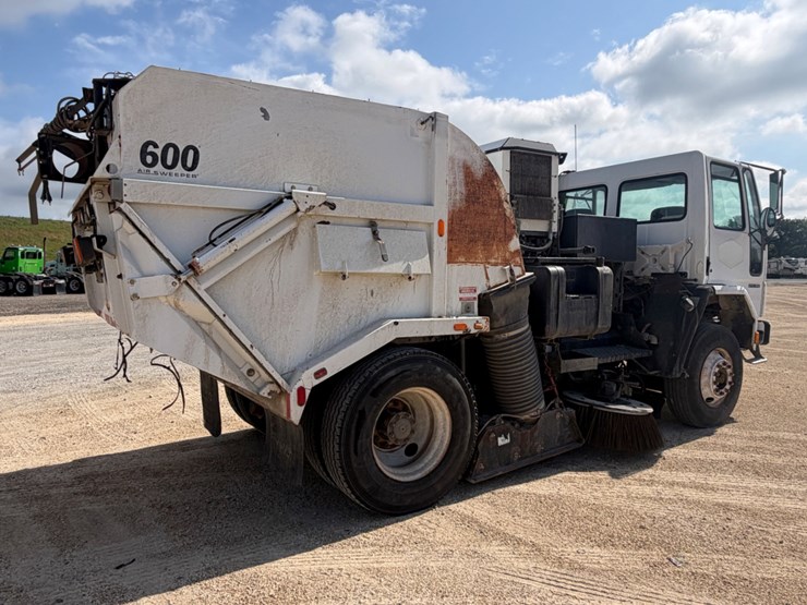 2000-freightliner-fc70-image-5