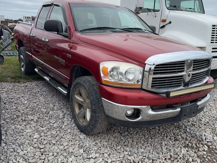 2006-dodge-1500-image-2