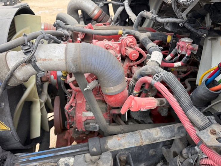 2019-international-durastar-4300-image-19