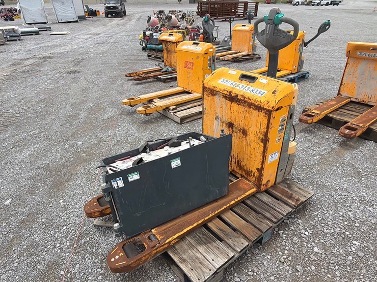 #96-•-electric-pallet-jack-image-1