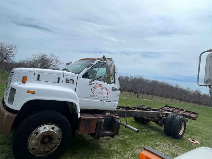 #4157-•-2000-gmc-c7500-(has-wi,-title)-image-8