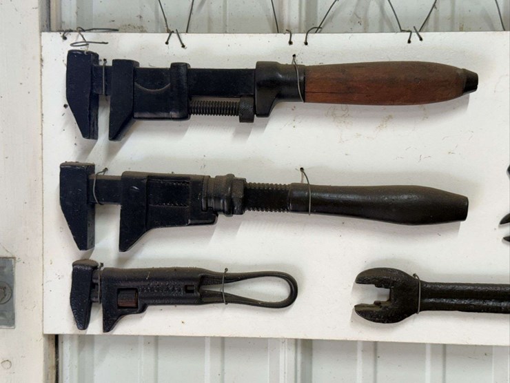 assorted-wrenches-collection-image-2