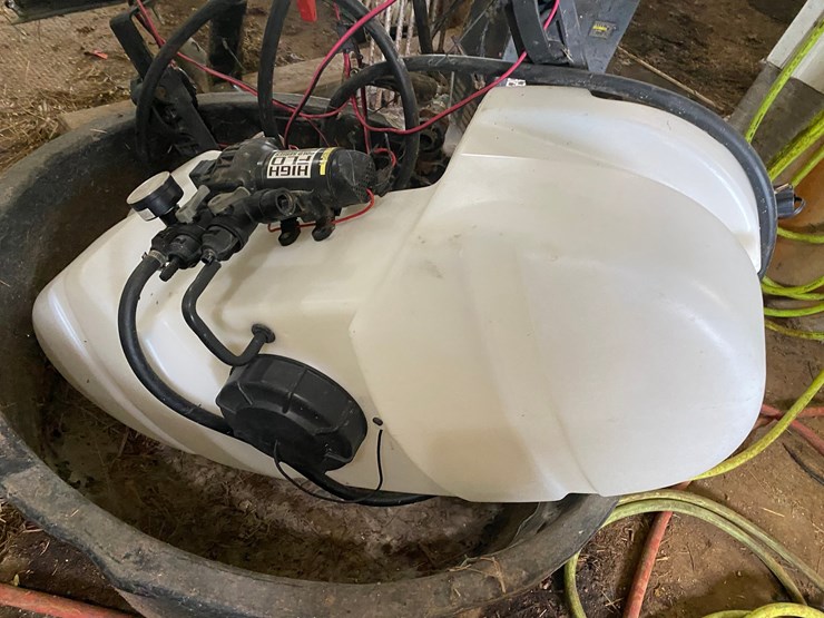 #3559-•-atv-boom-sprayer-with-tank-image-4