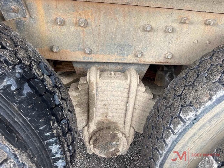 1988-mack-rd688s-image-18