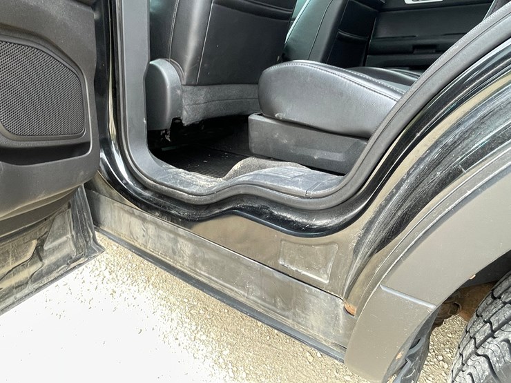 2011-ford-explorer-limited-image-37