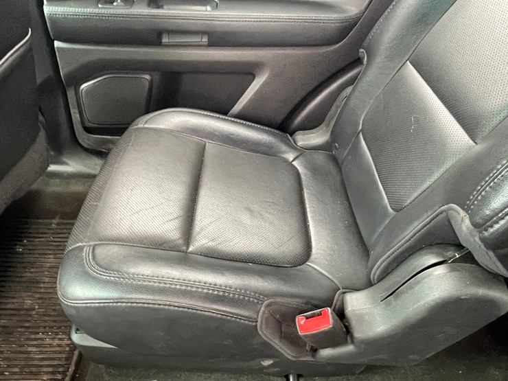 2011-ford-explorer-limited-image-59