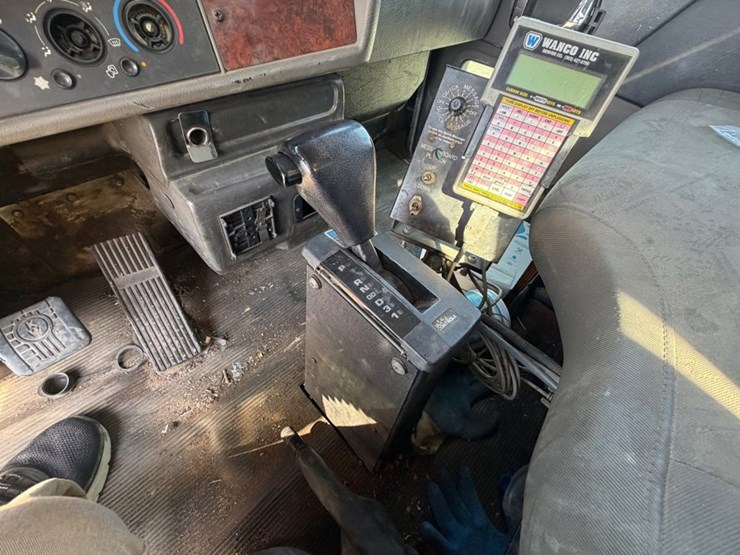 2007-kenworth-t300-image-10