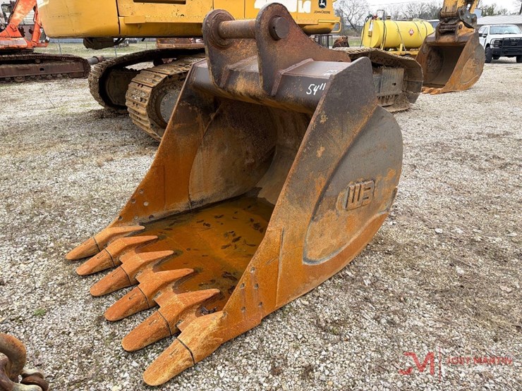 john-deere-330-image-2