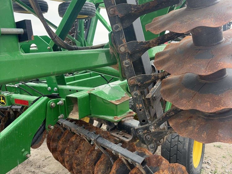 2013-john-deere-2623-image-23