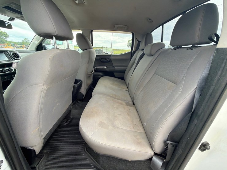 2017-toyota-tacoma-image-12