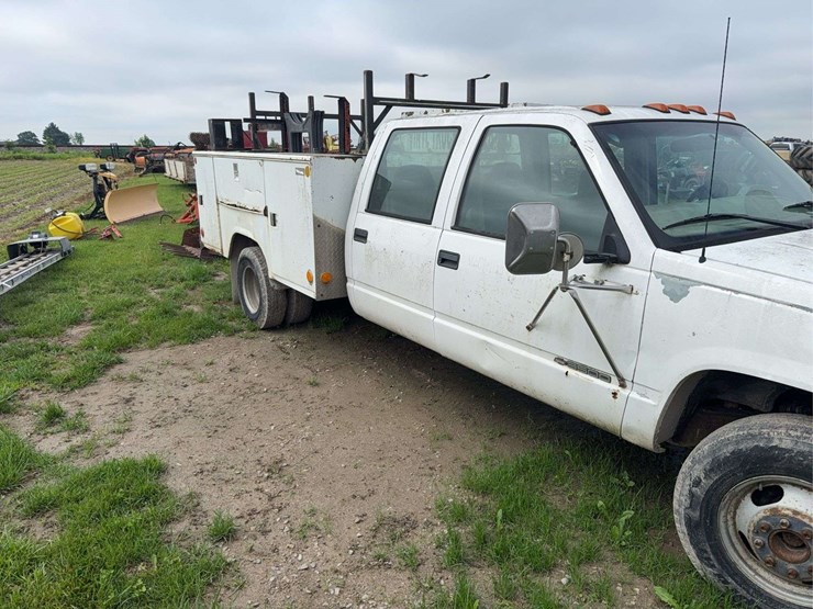2000-chevrolet-3500-image-3