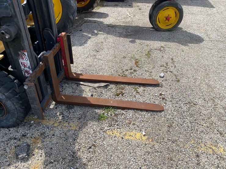 cat-gp15n-forklift-image-11