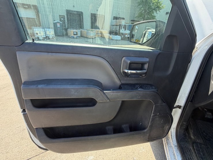 2015-chevrolet-silverado-1500-image-9