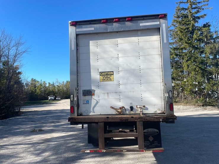 #4198-•-2005-sterling-box-truck-image-6
