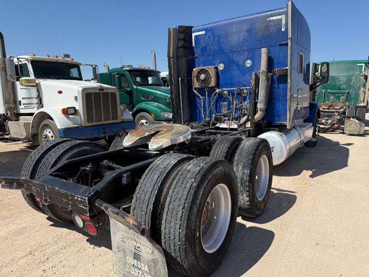 2017-peterbilt-579-image-3