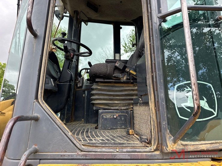 2004-deere-624j-image-24