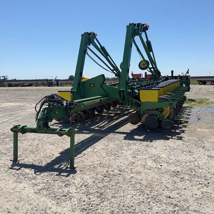 JOHN DEERE 1770