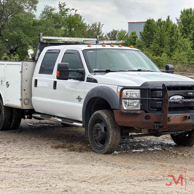 2011 FORD F550 XL