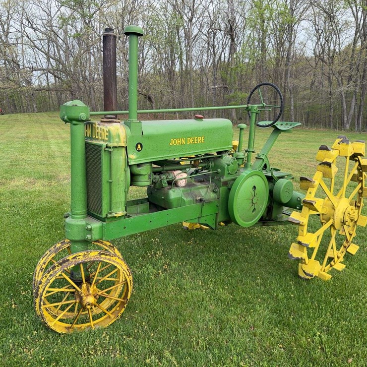 JOHN DEERE A