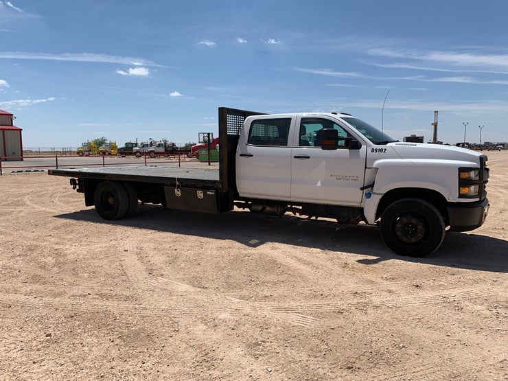 2022-chevrolet-silverado-6500hd-image-6