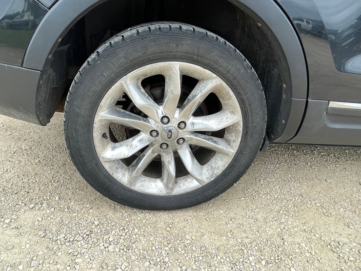 2011-ford-explorer-limited-image-77