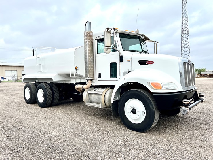 2009-peterbilt-340-image-4
