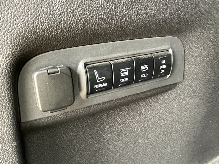 2011-ford-explorer-limited-image-34