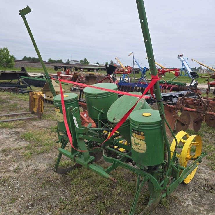 JOHN DEERE 2