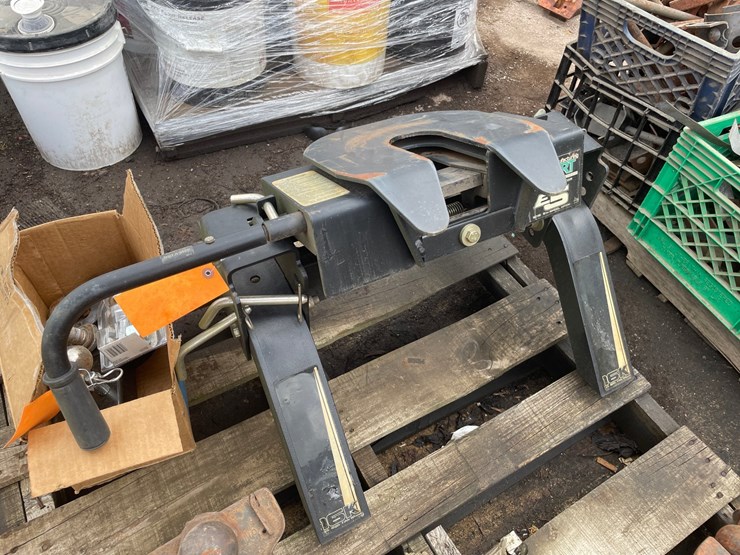 #6027-•-curt-e5-5th-wheel-hitch-image-1
