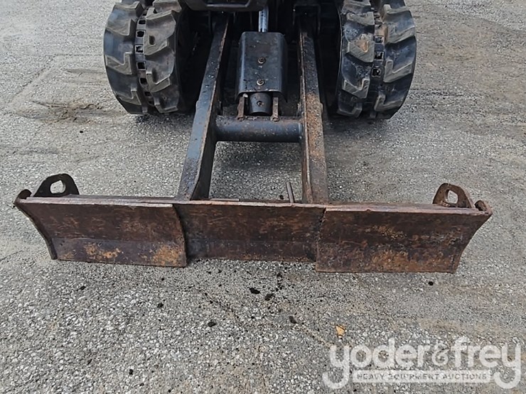 2013-bobcat-324m-image-16
