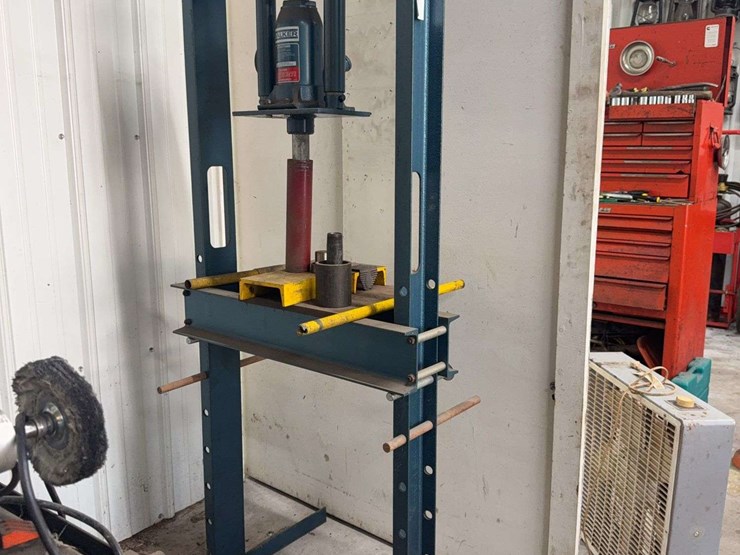 walker-93230-&-93616-15-ton-hydraulic-shop-press-image-2