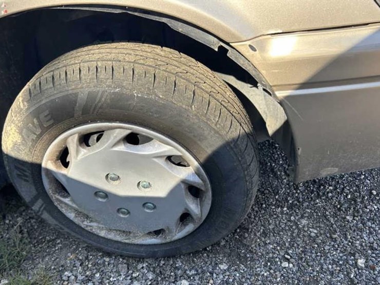 #3-•-1999-toyota-camry-image-4