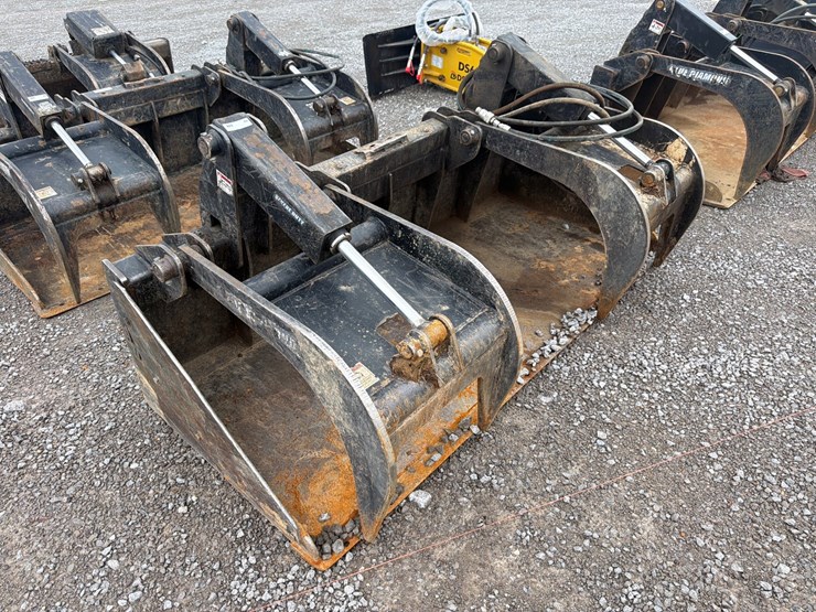 #86-•-blue-diamond-grapple-bucket-image-2