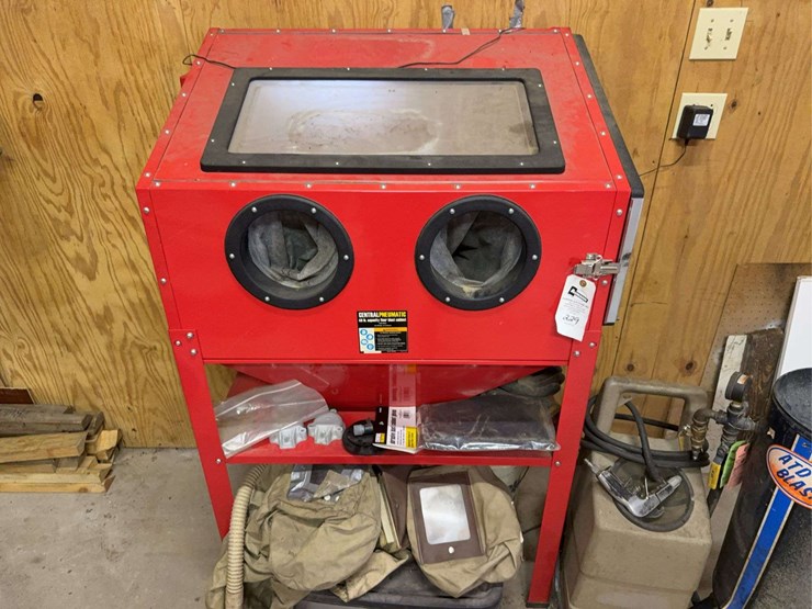 sandblasting-equipment-assortment:-central-pneumatic-cabinet-and-atd-blast-unit-image-2
