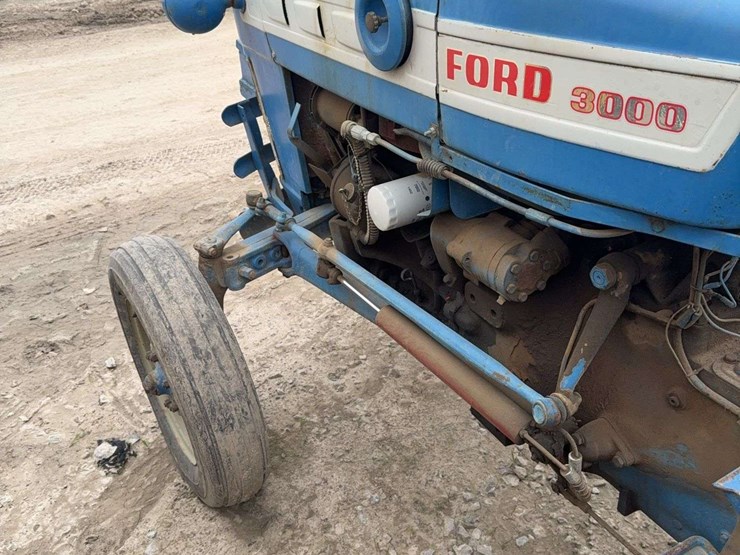 1965-ford-3000-image-6