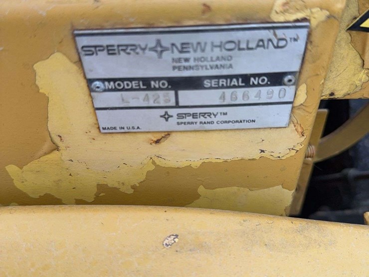 new-holland-l425-image-6