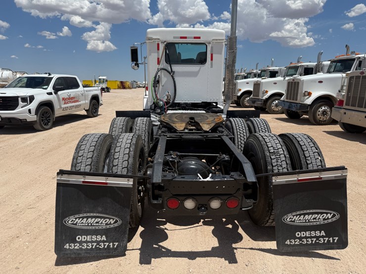 2016-kenworth-t800-image-5