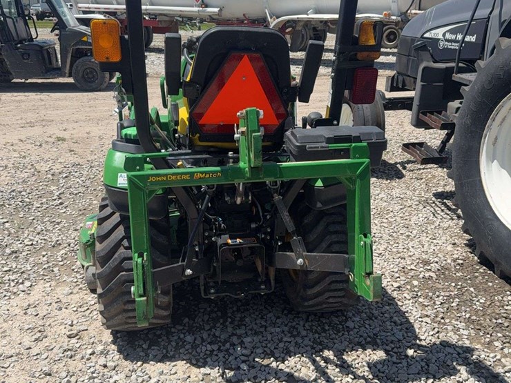 john-deere-1025r-image-4