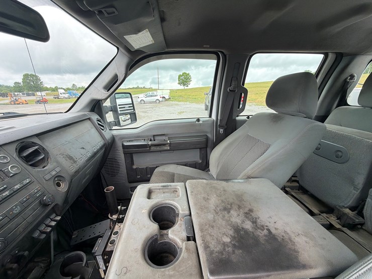 ford-f350-xl-image-16
