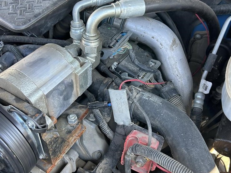 2005-gmc-3500-image-27