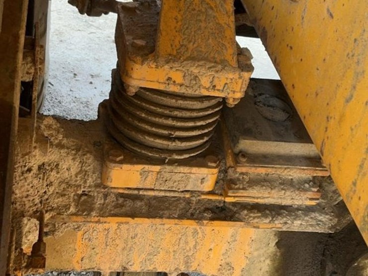 #131-•-bell-off-road-dump-truck-image-90