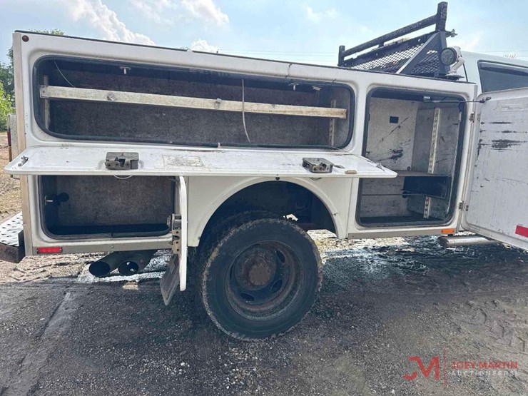 2011-ford-f550-xl-image-18