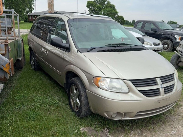2007-dodge-caravan-image-2