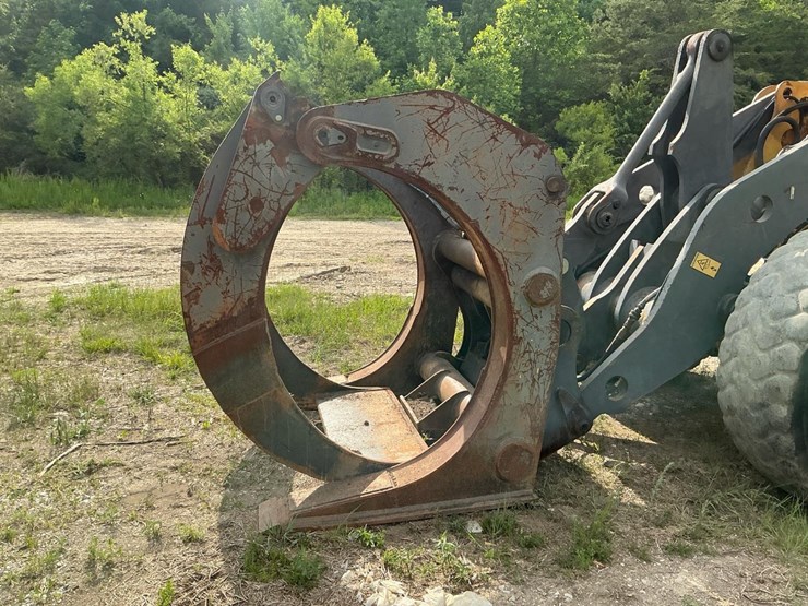 #119-•-volvo-log-grapple-forks-image-3