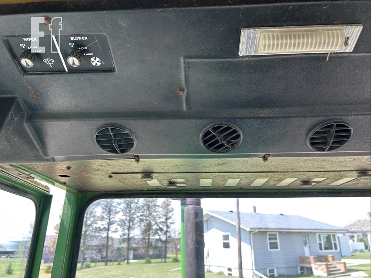 john-deere-4320-image-36