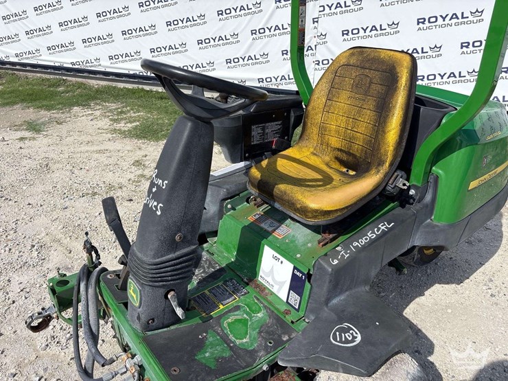 2018-john-deere-2500b-image-18
