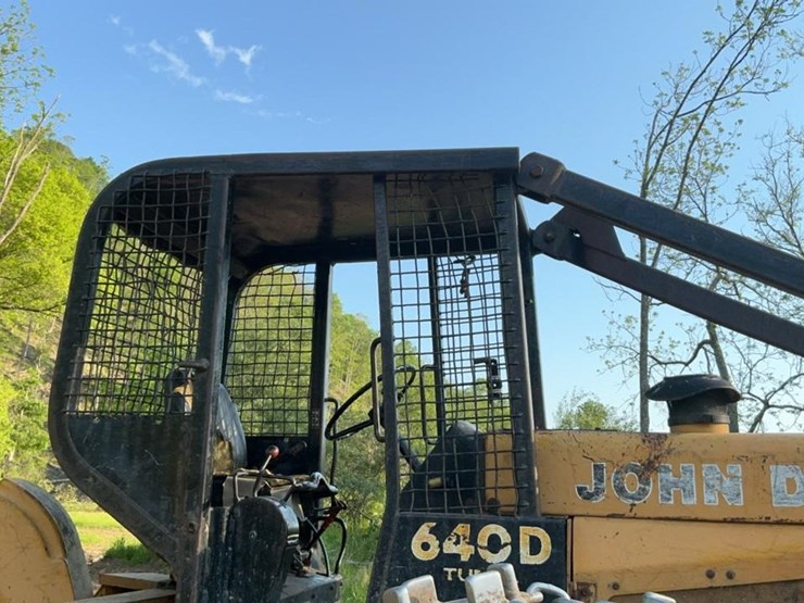 1990-john-deere-640d-image-38